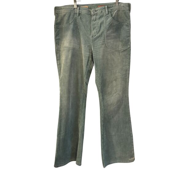 Anthropologie Pilcro Women’s The Icon Corduroy Flare Low Rise Jeans Green 33 - Picture 1 of 11